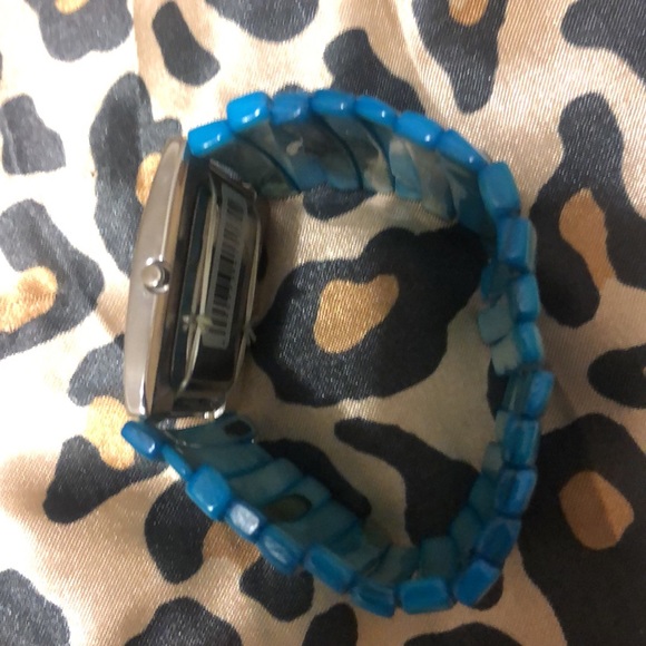 NWT women’s stretch turquoise bracelet watch - Picture 2 of 5